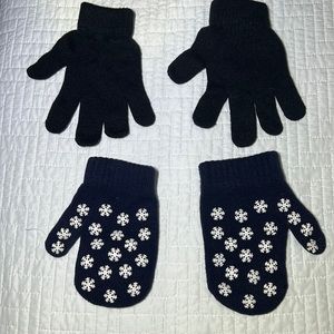 2 pair of kids gloves